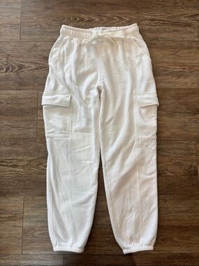 Abercrombie & Fitch Women’s Cargo Jogger Sweatpants in White Women's Size Medium
